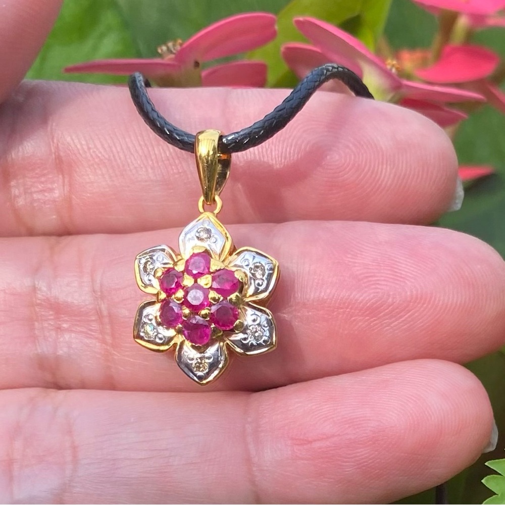 New Natural Burmese Ruby & Diamond Flower Pendant in 18k Solid Gold